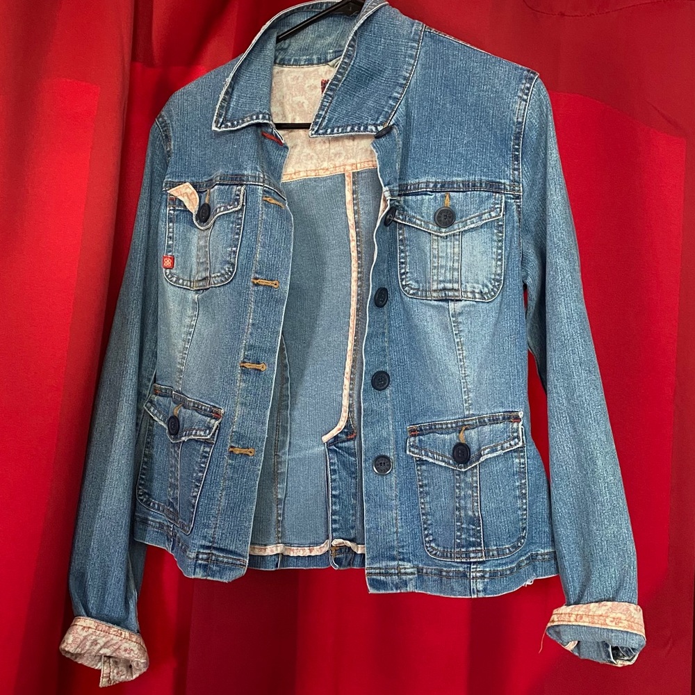 Pluss Denim Jean Jacket (Large)